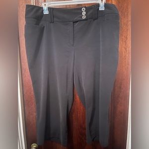 Apt 9 Black Cropped/Capri pant